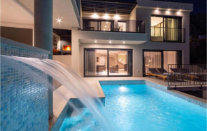 Cozy Home In Makarska With Outdoor Swimming Pool